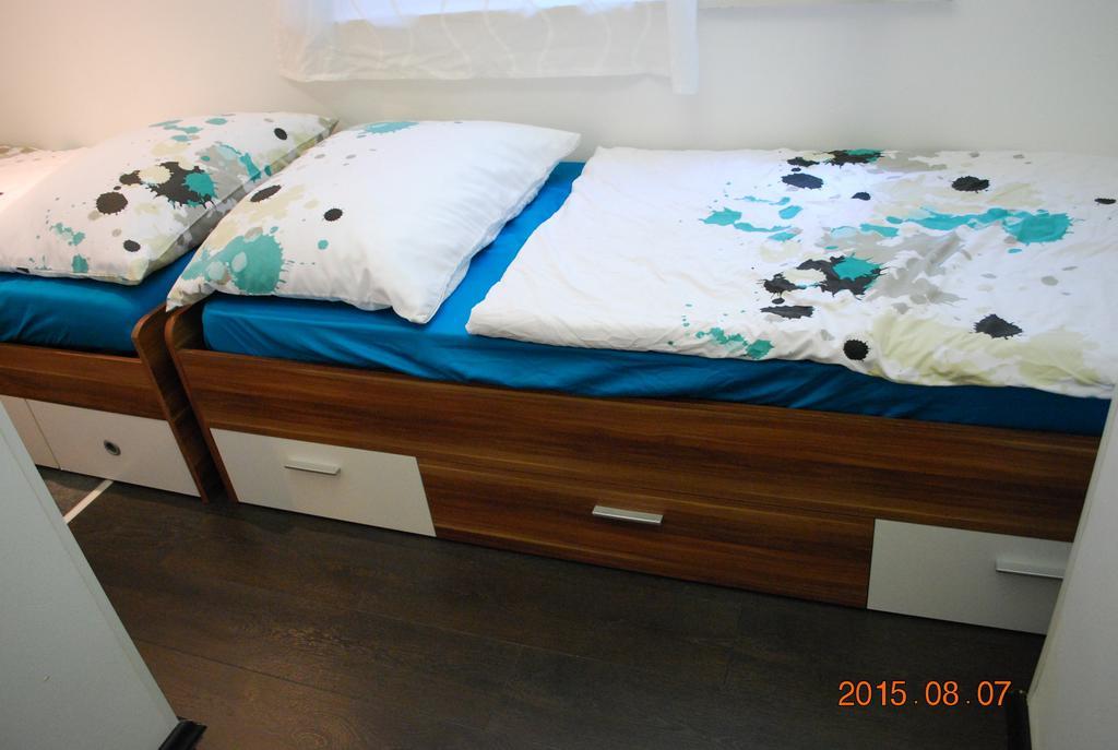 Apartment Center 25 Λιουμπλιάνα Δωμάτιο φωτογραφία